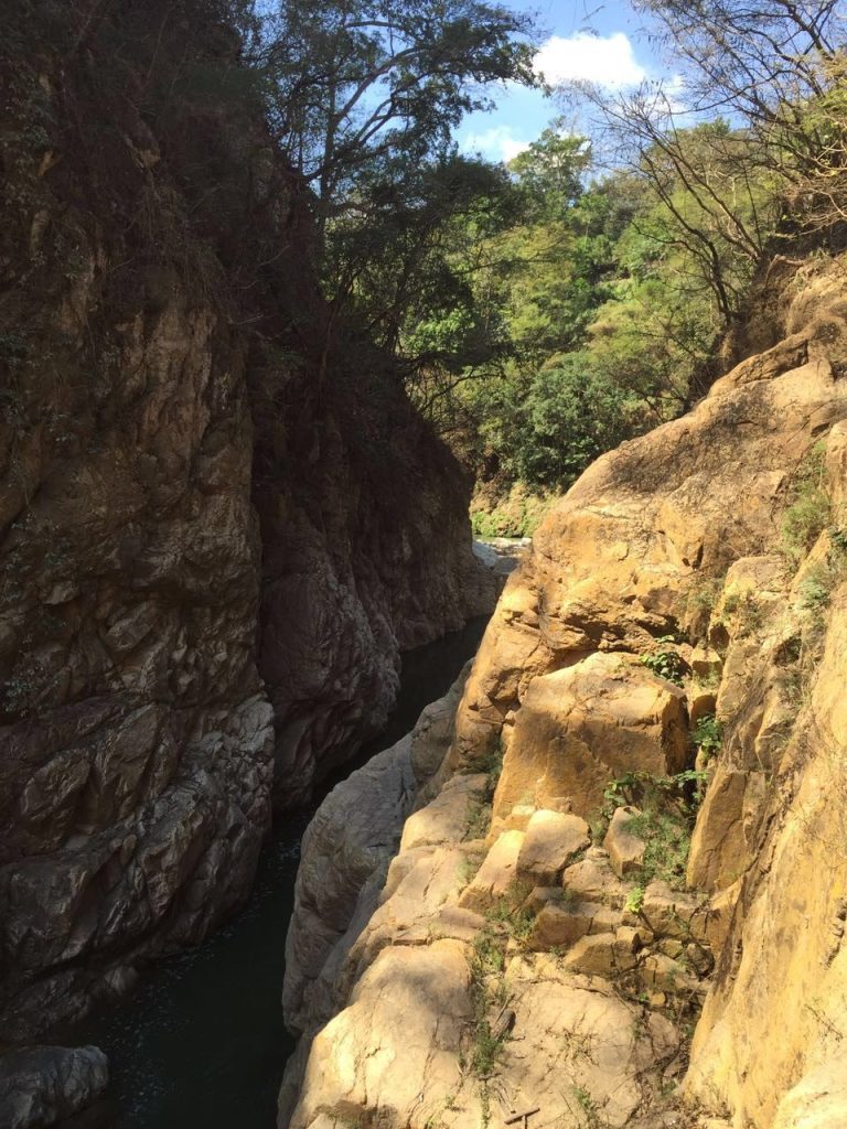 Cascada el Salto Manzanillo Noah Tours