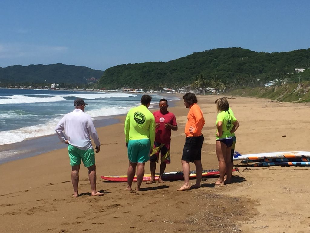 Noah Tours Manzanillo Lecciones de Surf, Surfing Lessons